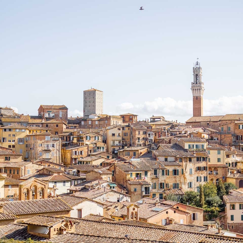 Bright apartment a stone’s throw from Piazza del Campo